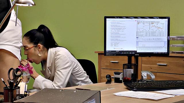 Sexy office MILF in glasses gives a deepthroat BJ & gets Ponytail