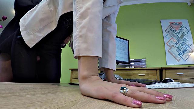 Sexy office MILF in glasses gives a deepthroat BJ & gets Ponytail