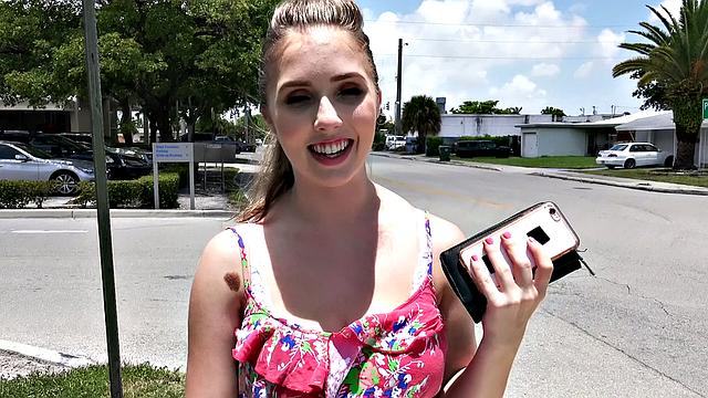 Tattooed babe in high heels gets paid for deepthroating outdoors