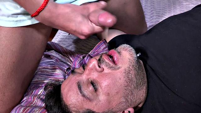 Submissive gaydaddy fucked in 3some by Latin twinks