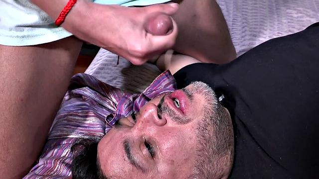 Submissive gaydaddy fucked in 3some by Latin twinks