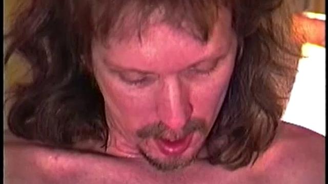 Бородатый мачо Байрон с мощным членом и унылый Иван - жаркая встреча на камеру