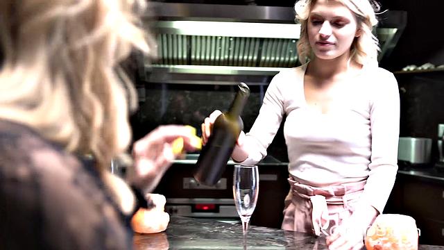 Eyla Moore - Lesya - Chic