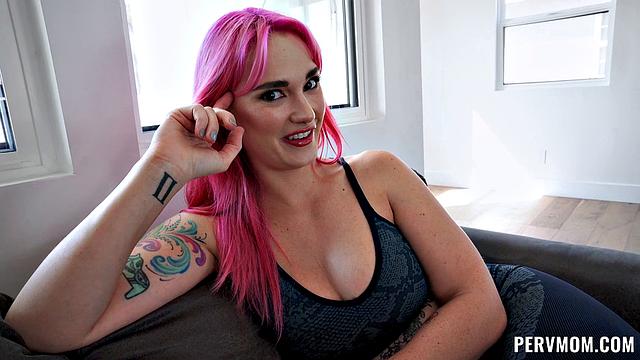 Making Stepmom Famous