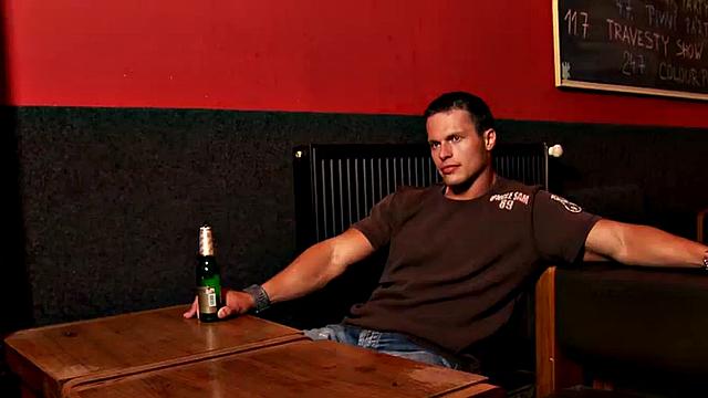 Retro amateurs using big strapon