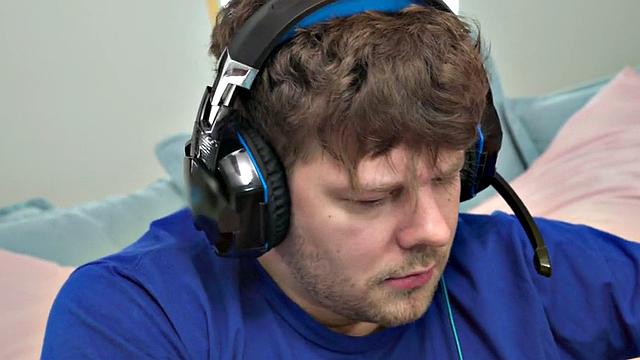 Slutty 21yo fucked by big dick in wet pussy hole