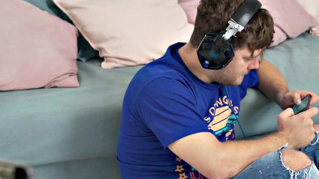 Slutty 21yo fucked by big dick in wet pussy hole