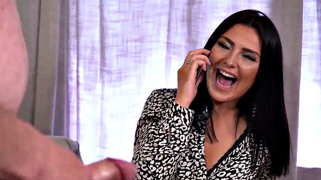 Voyeur CFNM MILF seduces guy to cum for her after wanking.