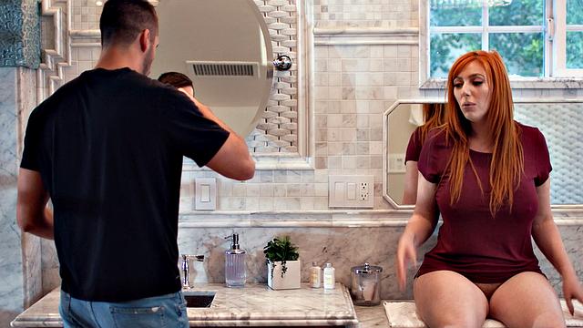 MOMMY'S BOY - Redhead MILF Lauren Phillips Gives Hung Stepson Good Morning Fuck Before Work