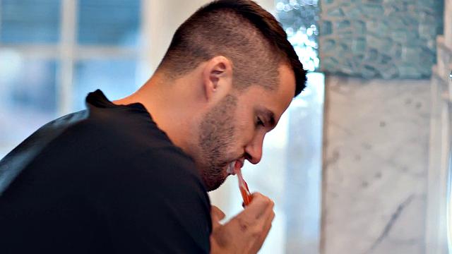 MOMMY'S BOY - Redhead MILF Lauren Phillips Gives Hung Stepson Good Morning Fuck Before Work