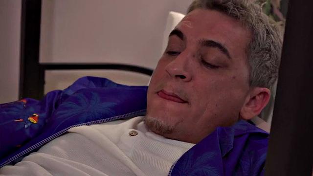 Amateur hostel babe deepthroating