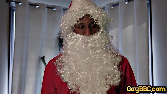 Ethnic black bottom rimmed and pounded