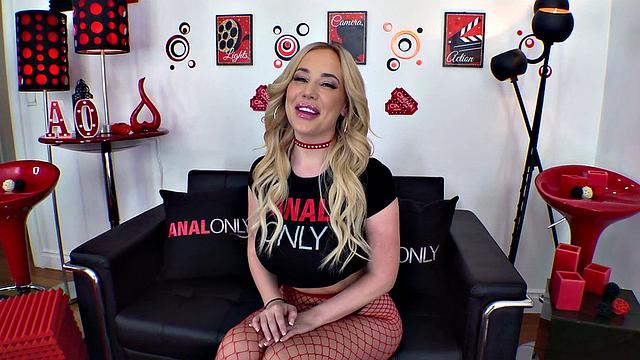 Savannah's Massive Anal Cravings