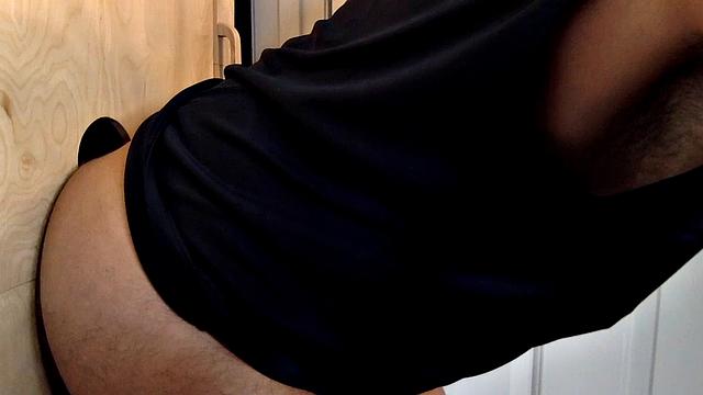 25 Year Old Newbie Gets Sucked Off