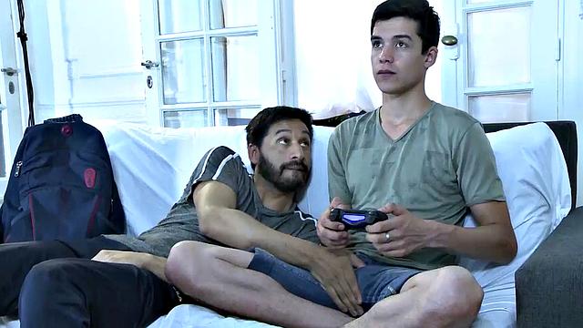 Amateur gaydaddy fucks Latin skinny twink in asshole