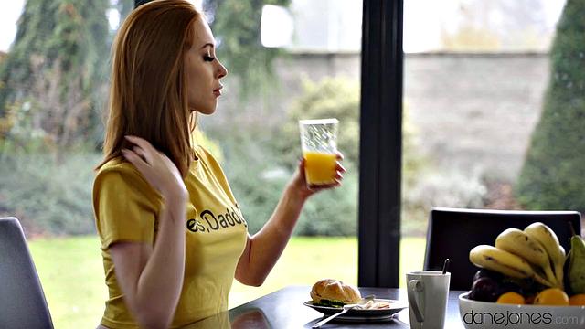 Redhead gets a quicky before job