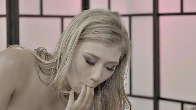 Busty yoga babe tribbed by her GF after pussylicking