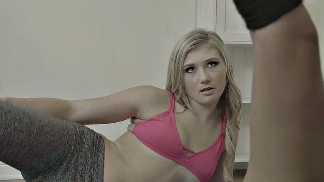 Busty yoga babe tribbed by her GF after pussylicking