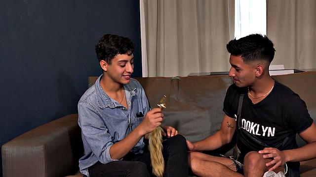 Клод охотно принимает мощный член Бруно и кайфует до предела