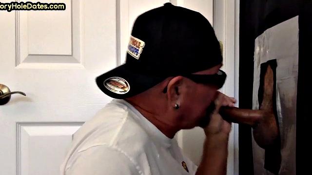 Gloryhole bottom DILF fucked at home after giving head