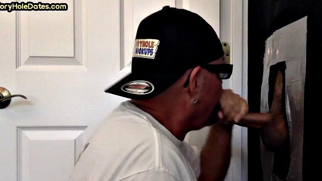 Gloryhole bottom DILF fucked at home after giving head