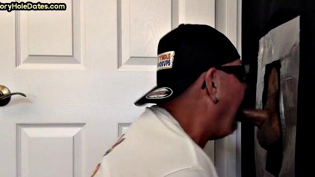 Gloryhole bottom DILF fucked at home after giving head