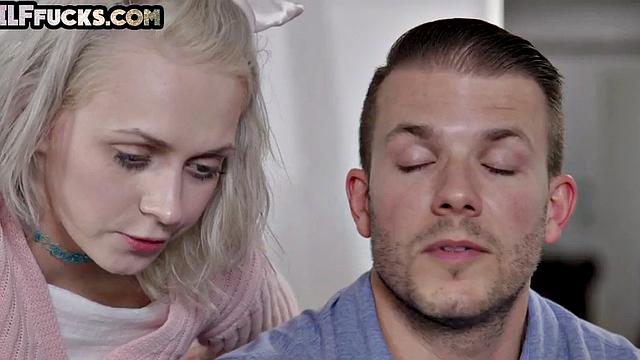 Big booty mature penetrated in pussy by horny man