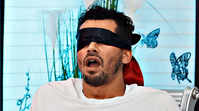 Stunning babes deepthroating man