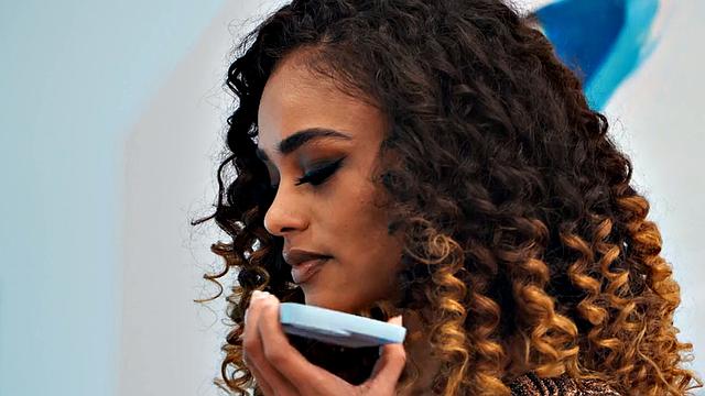 Stunning babes deepthroating man