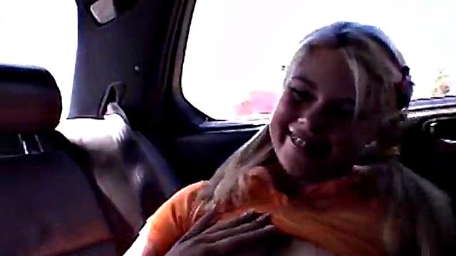 Little Summer fingered in the back of car in public