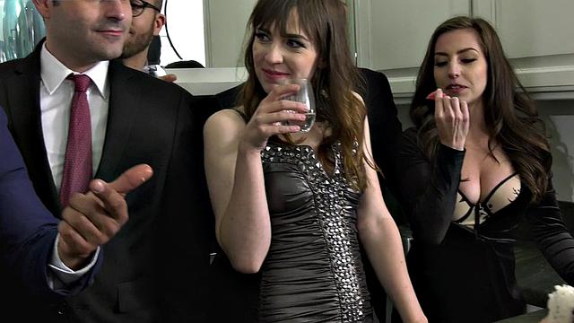 Interracial bisex DP with food fetish and hungry babes