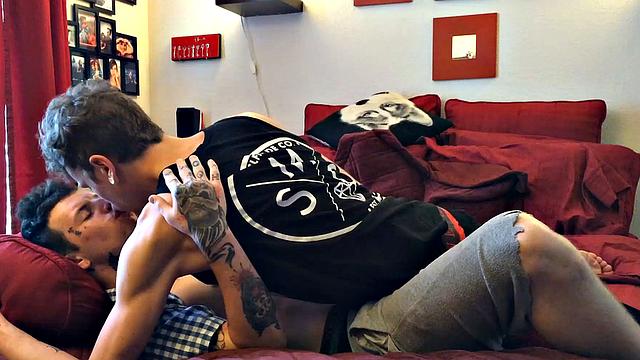 Here is another hot sex video of Robbie Callahan in bed with a "Friend".