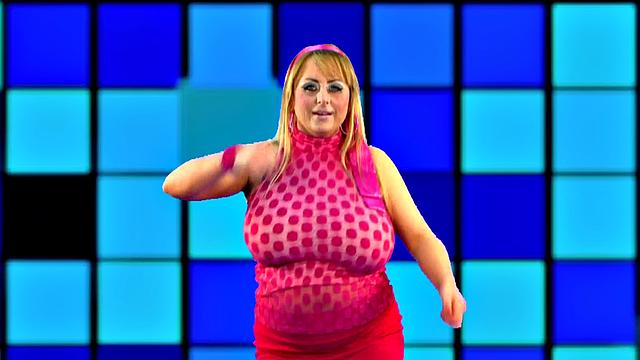 агентша с гигантскими сиськами допросила врага на члене