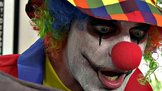 Big Tits Brunette Quinn Wilde Gets Her Dream Of Fucking A Clown Come True