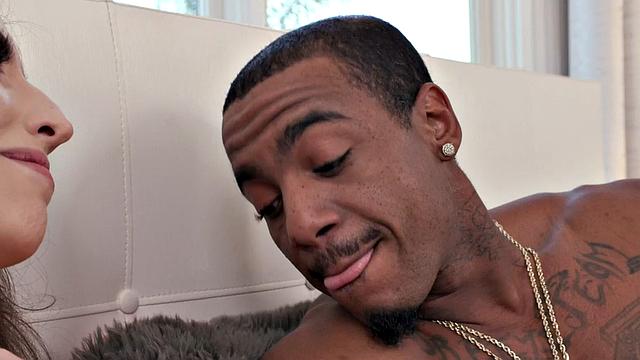 забыла про бритву и устроила ббк тусовку