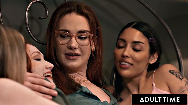 ADULT TIME - зрелая Сири Даль утешает падчерицу Скарлет Скайс и её подружек горячей лесбийской оргией на четверых!