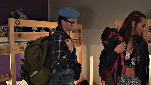 Rimjob babe in FFM hostel room 3some with redhead