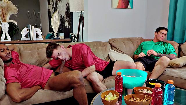 Muscle Hunks Enjoy Free Use Game Day - ASGmax