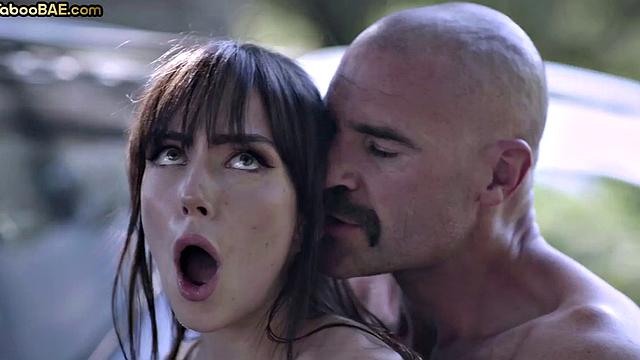 Petite babe deepthroating driver