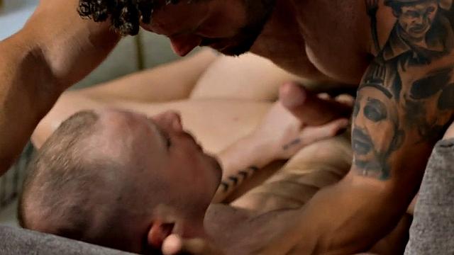 Eager jock fucks and facials his bottom BF at home