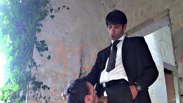 Suited amateur top fucks jockstrap public outdoors