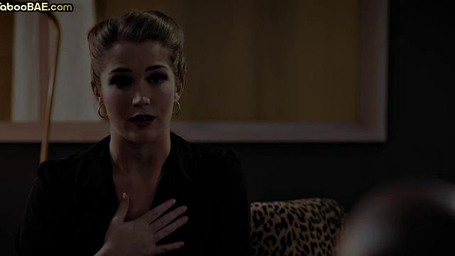 Inked lesbo babe scissoring MILF after pussylicking