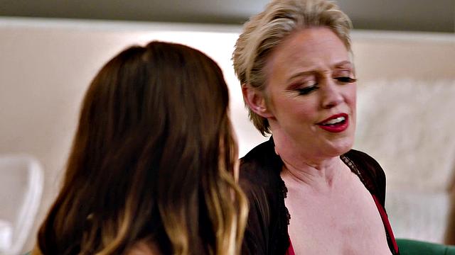 MOMMY'S GIRL - MILFS Dee Williams Has Passionate Sex With Stepdaughter Chanel Camryn