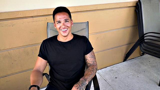 Straight amateur fucks gaydaddy in public outdoor van