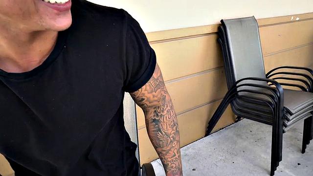 Straight amateur fucks gaydaddy in public outdoor van