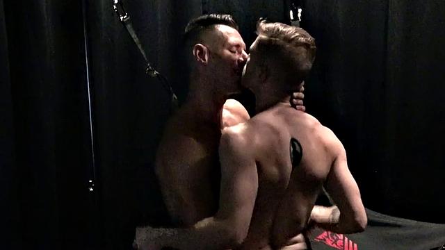 Breeding jock barebacks petite stud in sling after rimming