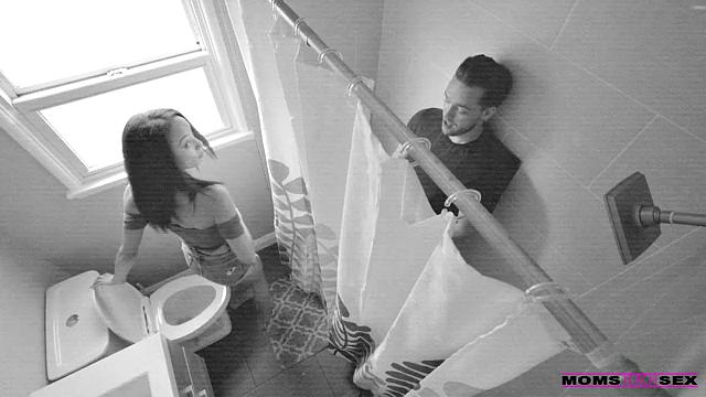 alexis tae и ryder skye вместе трахаются с большим членом дома