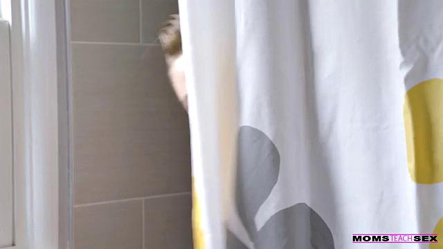 alexis tae и ryder skye вместе трахаются с большим членом дома