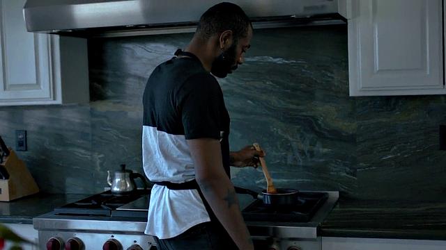 Black jock pounding twink chef on the counter