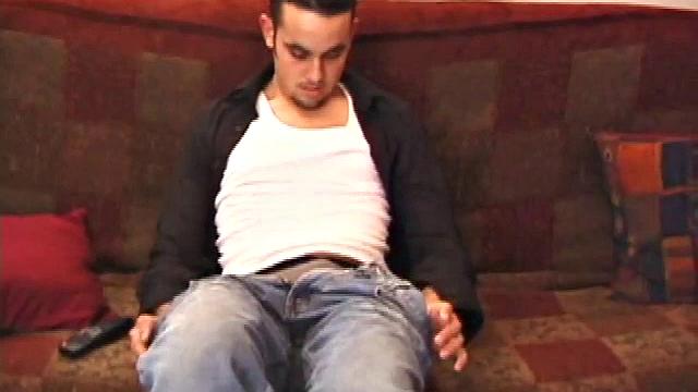 Джейсон Гордар устроил себе вечер крепкой дрочки с финалом на камеру